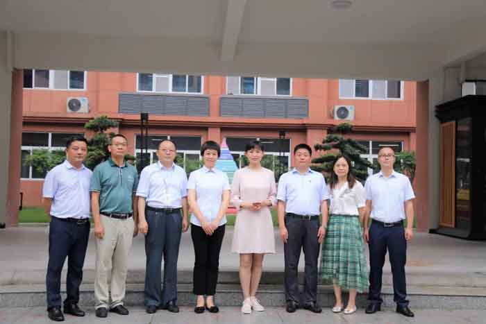 宜昌市遠安縣政府教育考察團到湖北德之風教育投
